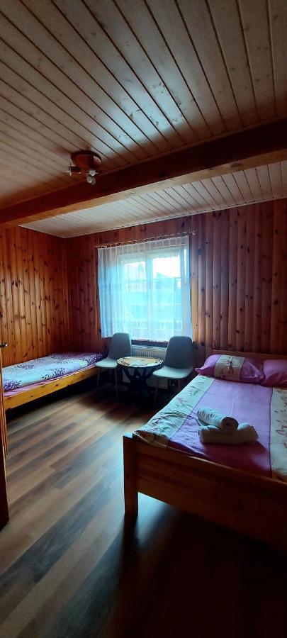 Dom Zajezdny Villa Białowieża Exteriör bild